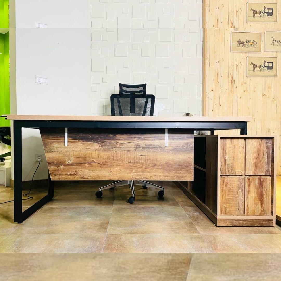Executive Table – Sophisticated Workspace with Side Rack